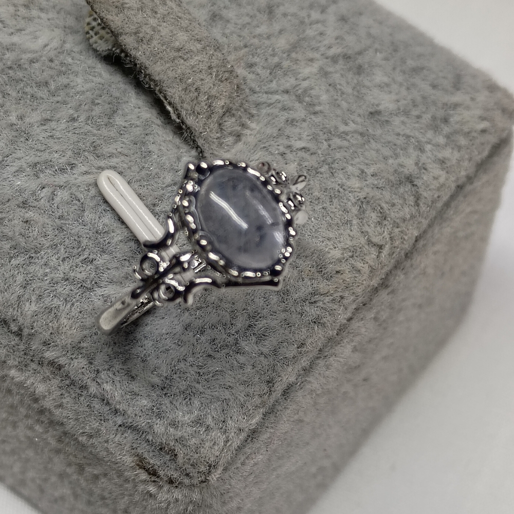 Labradorite Ring - Picture 3 of 5
